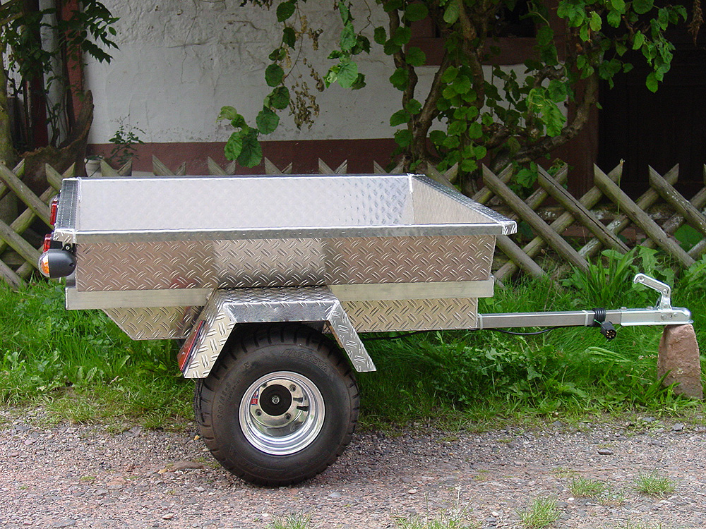 1.275 l Quad-Anhänger - verzinkte Stahlrampe - Polyethylengehäuse